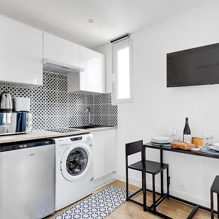 522 Tocqueville - Cozy In 17 Apartment