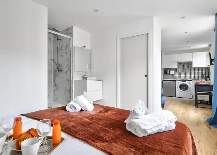 522 Tocqueville - Cozy In 17