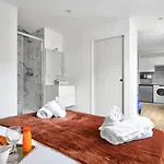 522 Tocqueville - Cozy In 17