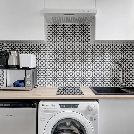 522 Tocqueville - Cozy In 17