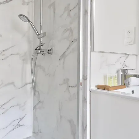 522 Tocqueville - Cozy In 17 Apartment Paris