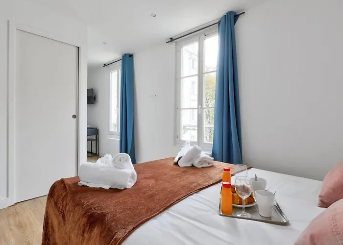 522 Tocqueville - Cozy In 17 *